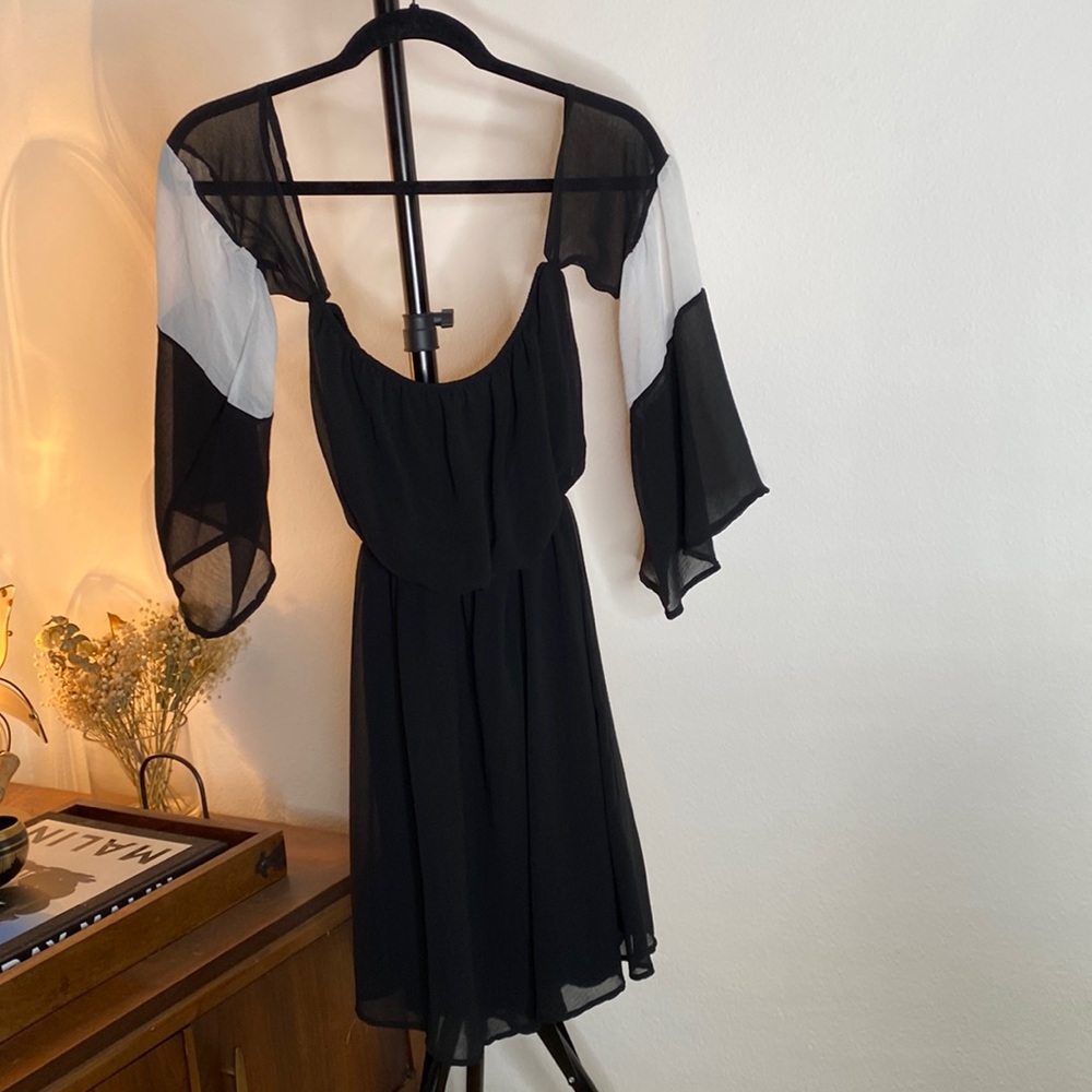 Belle sleeve chiffon dress